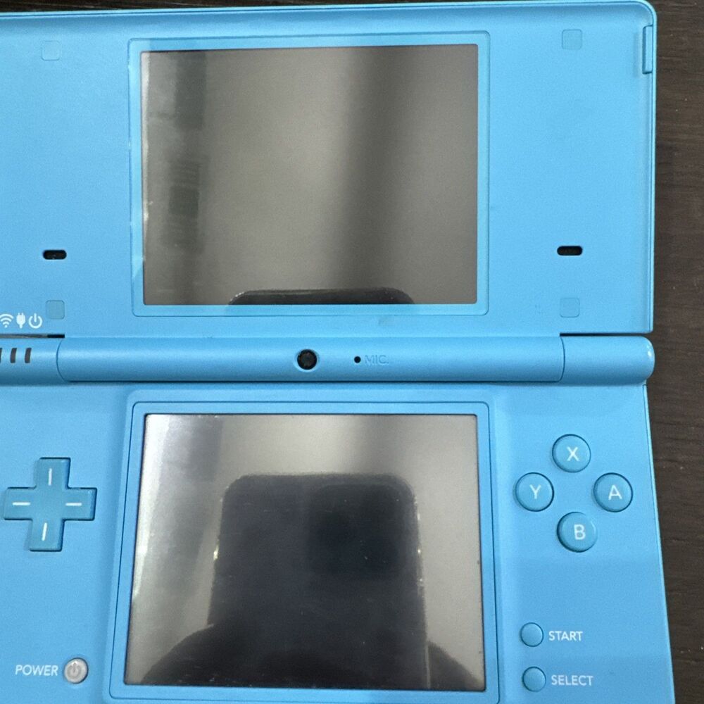 Nintendo DSi Blue Handheld System Console In Box - Picture 10 of 16